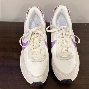 Brand New Nike Waffle Debut Women's Sneakers sz 11